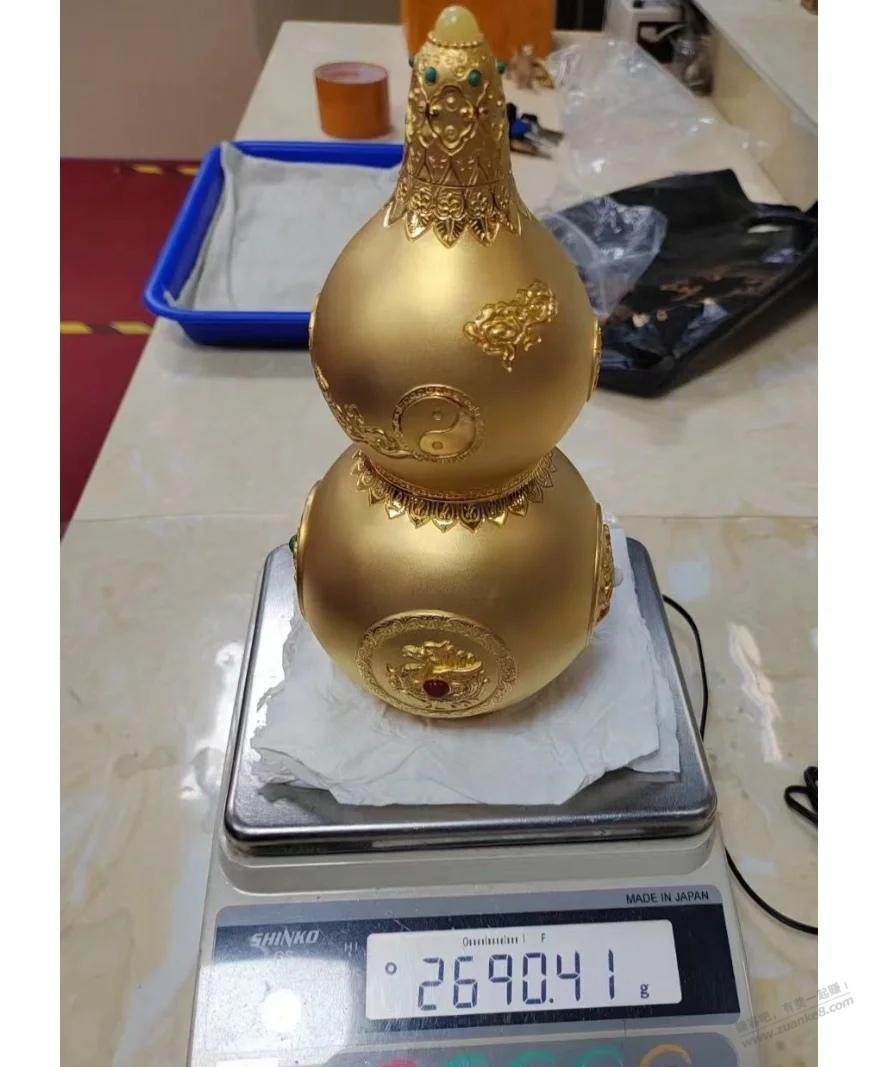 现在有钱人是真搞不懂-来店里定制个金葫芦-原料就2.7kg-惠小助(52huixz.com)