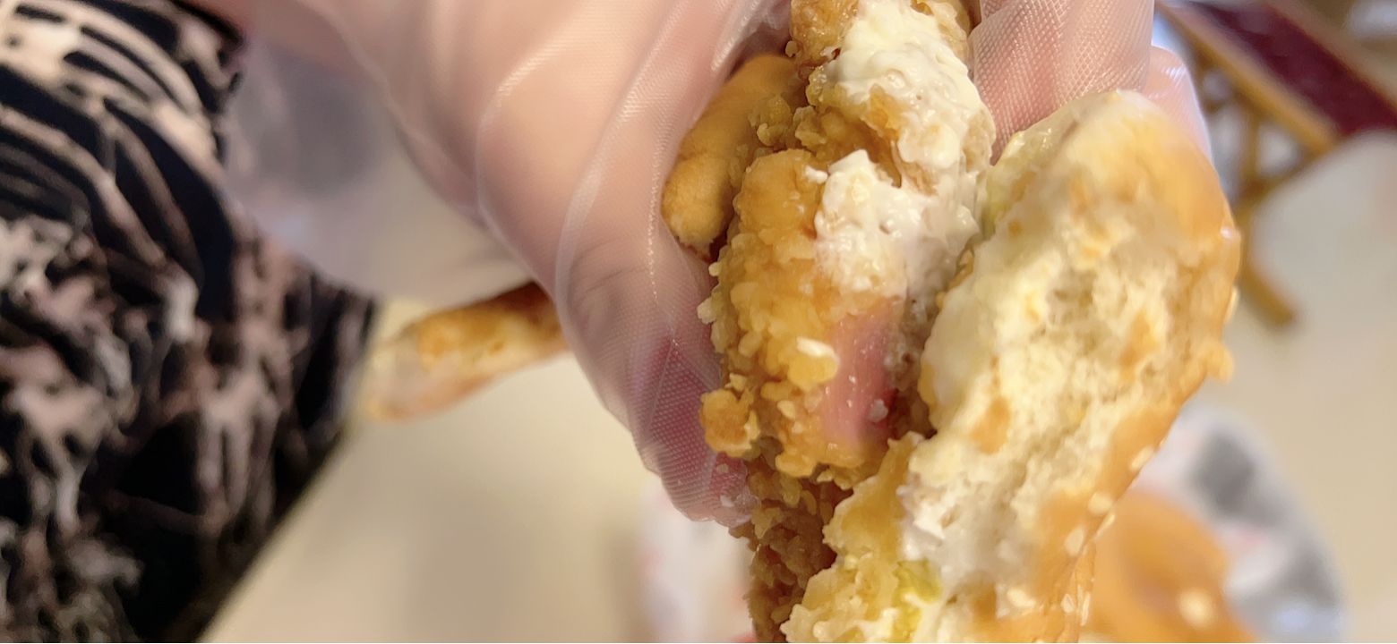 喷射战士名不虚传 四个汉堡一个不熟