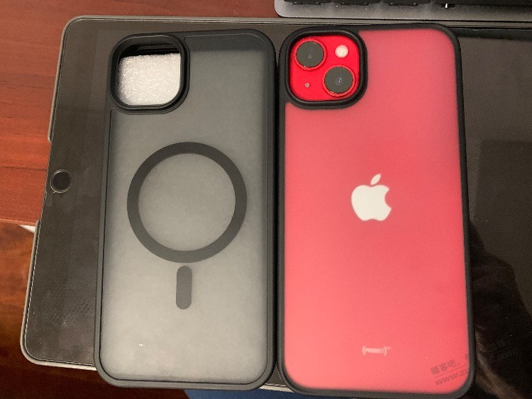 红色iPhone14plus的手机壳到了-还比较满意-拯救了这个颜色-惠小助(52huixz.com)