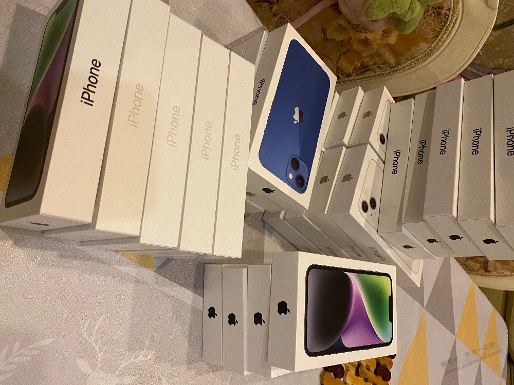 iPhone不玩了，25台都卖了，留着钱吃利息吧 - 0818团