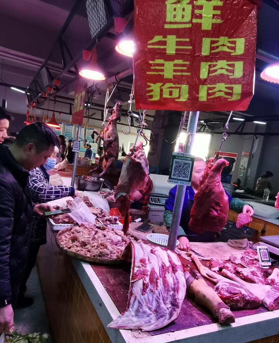 现在菜市场都这么明目张胆了么。。震惊了 - 0818团