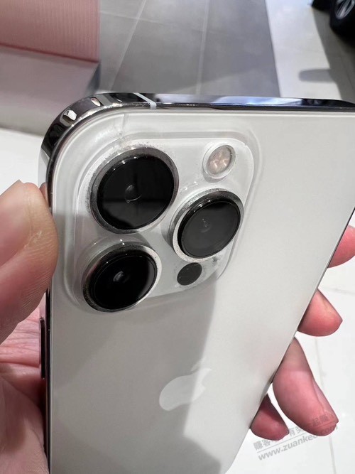 iPhone13promax 256的朋友4580出我合适吗目前行情价多少 - 线报迷