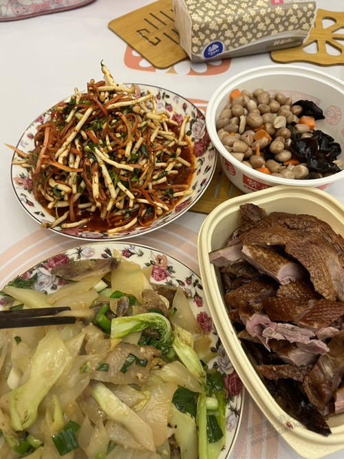 开饭了，四川特色菜，折耳根，棒棒菜。 - 线报迷