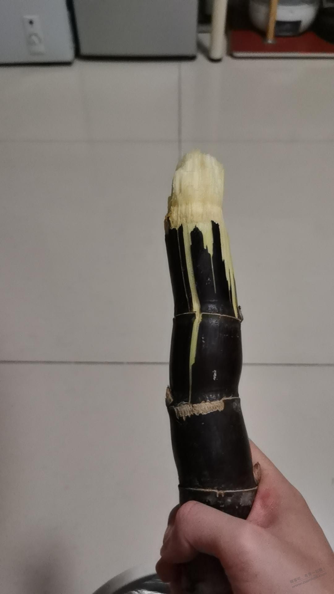 吃黑色的甘蔗，然后就会喉咙痛，有没有一样的老哥解答解答 - 线报迷