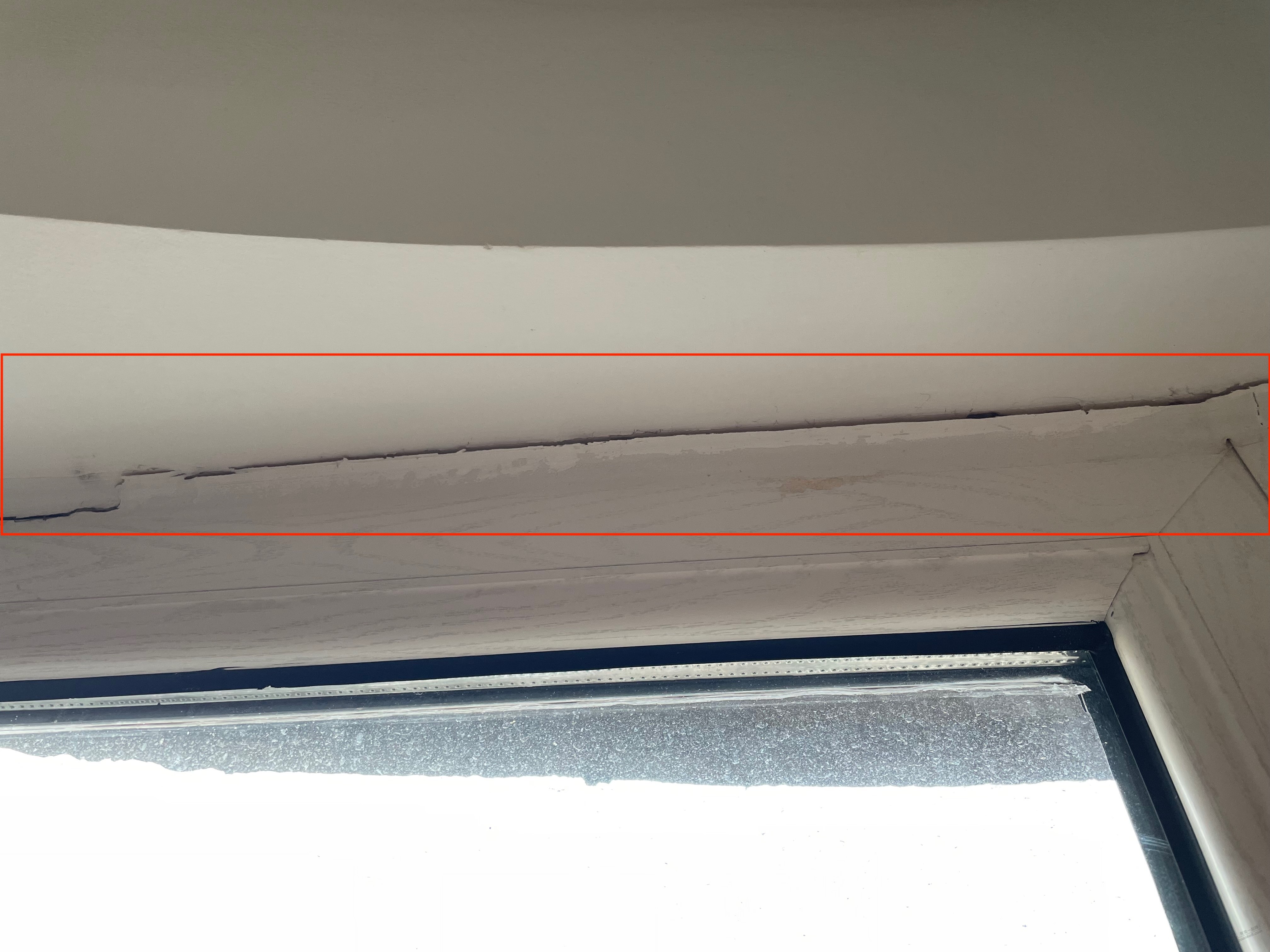 老哥们，窗户旁边密封的地方裂缝了，进风厉害，用什么密封一下？ - 线报迷