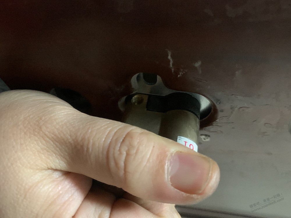 防盗门锁芯怎么抽不下来，看视频不难啊 - 线报迷
