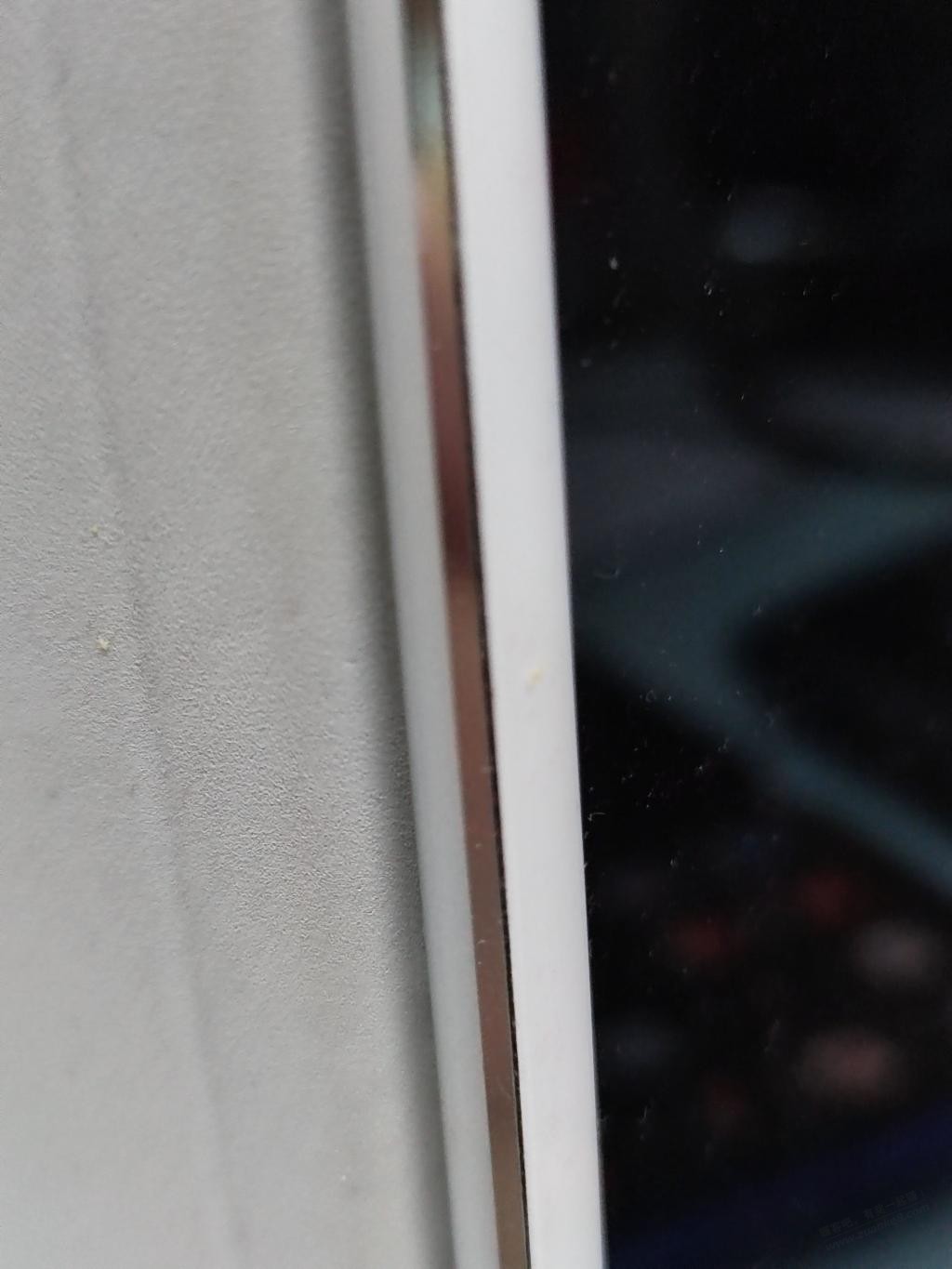 180元收了个2017年的边缘开胶的iPad mini4有性价比吧？ - 线报迷