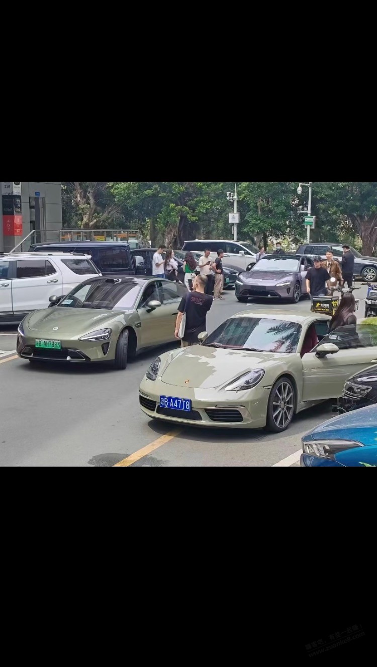 大家觉得哪部车靓一点 - 线报迷