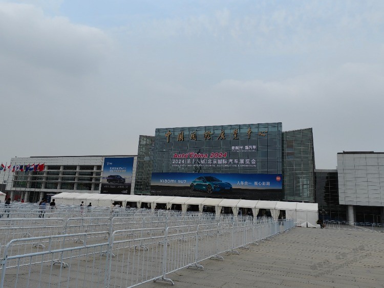 坐地铁3小时来看北京车展，结果没有预约进不去。。 - 线报酷
