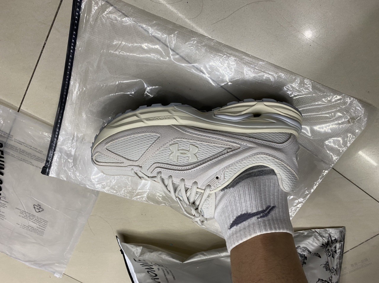 618就买了双鞋子还被老婆嫌弃了，说怎么粉色的。 - 线报迷