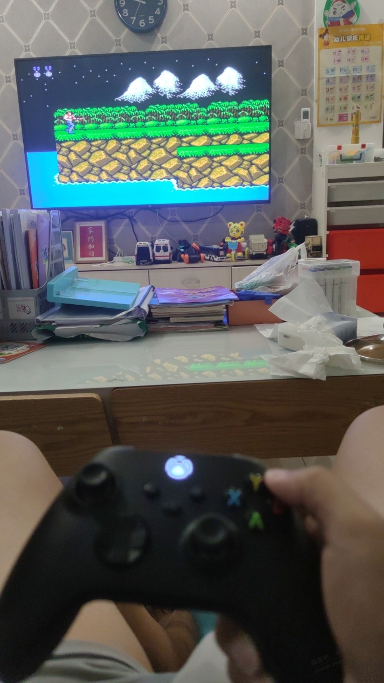 买了个xbox手柄 还挺有意思