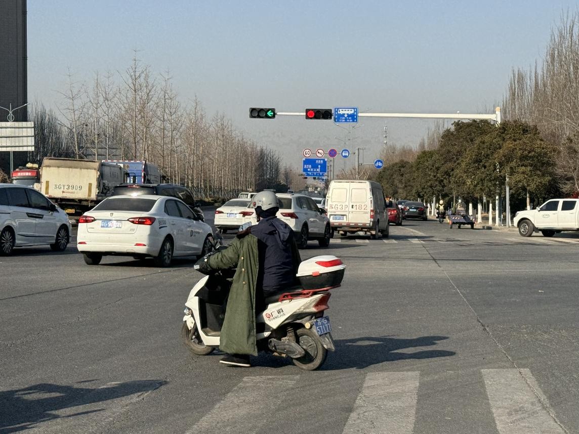 路滑交通事故，吧友分析一下 - 线报迷