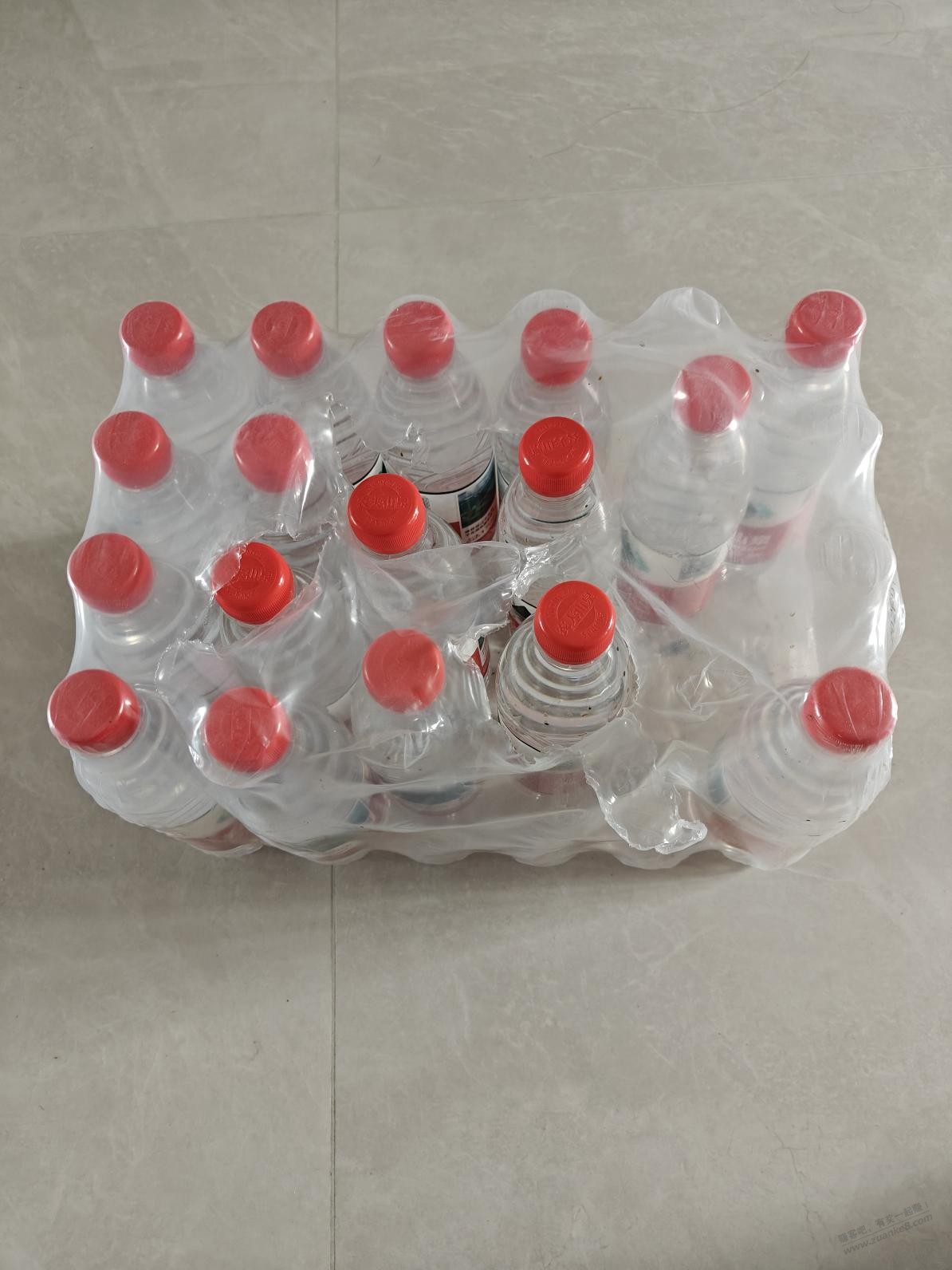 在农夫山泉水站买到这种红瓶农夫，是假货吗？ - 清风线报