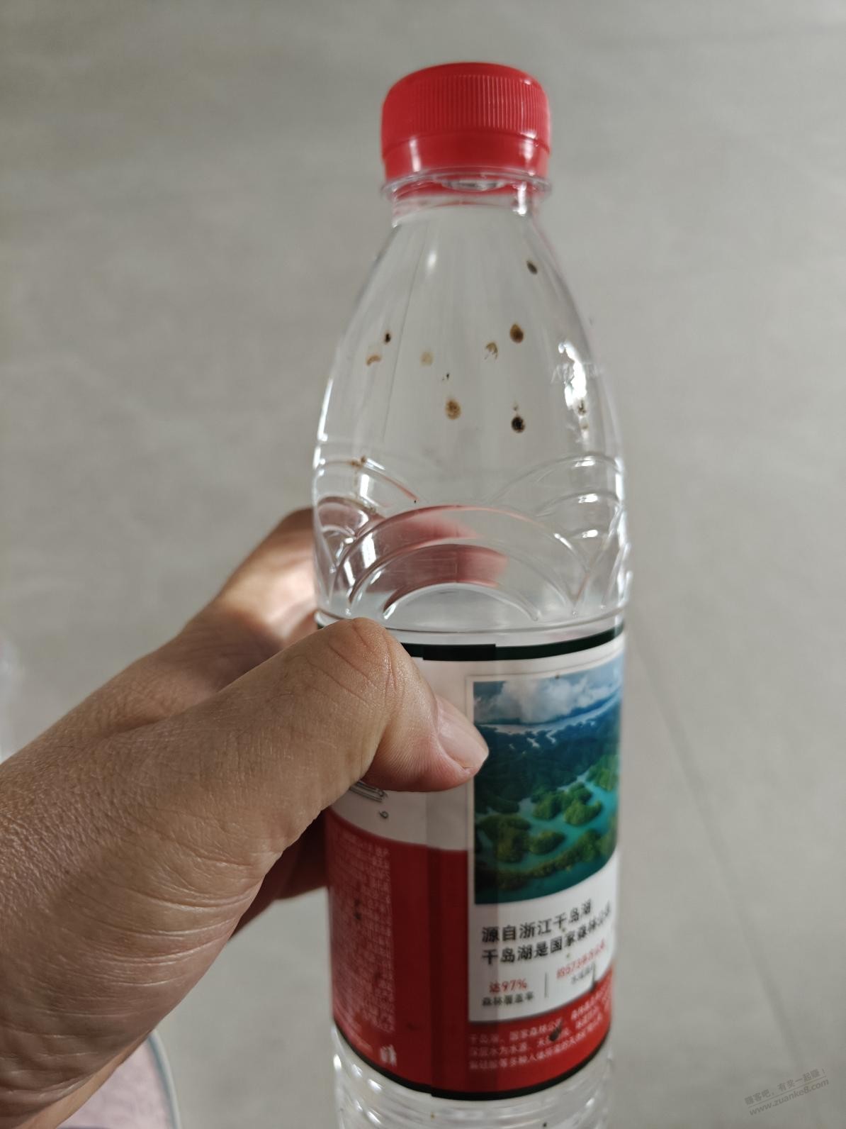 在农夫山泉水站买到这种红瓶农夫，是假货吗？ - 清风线报
