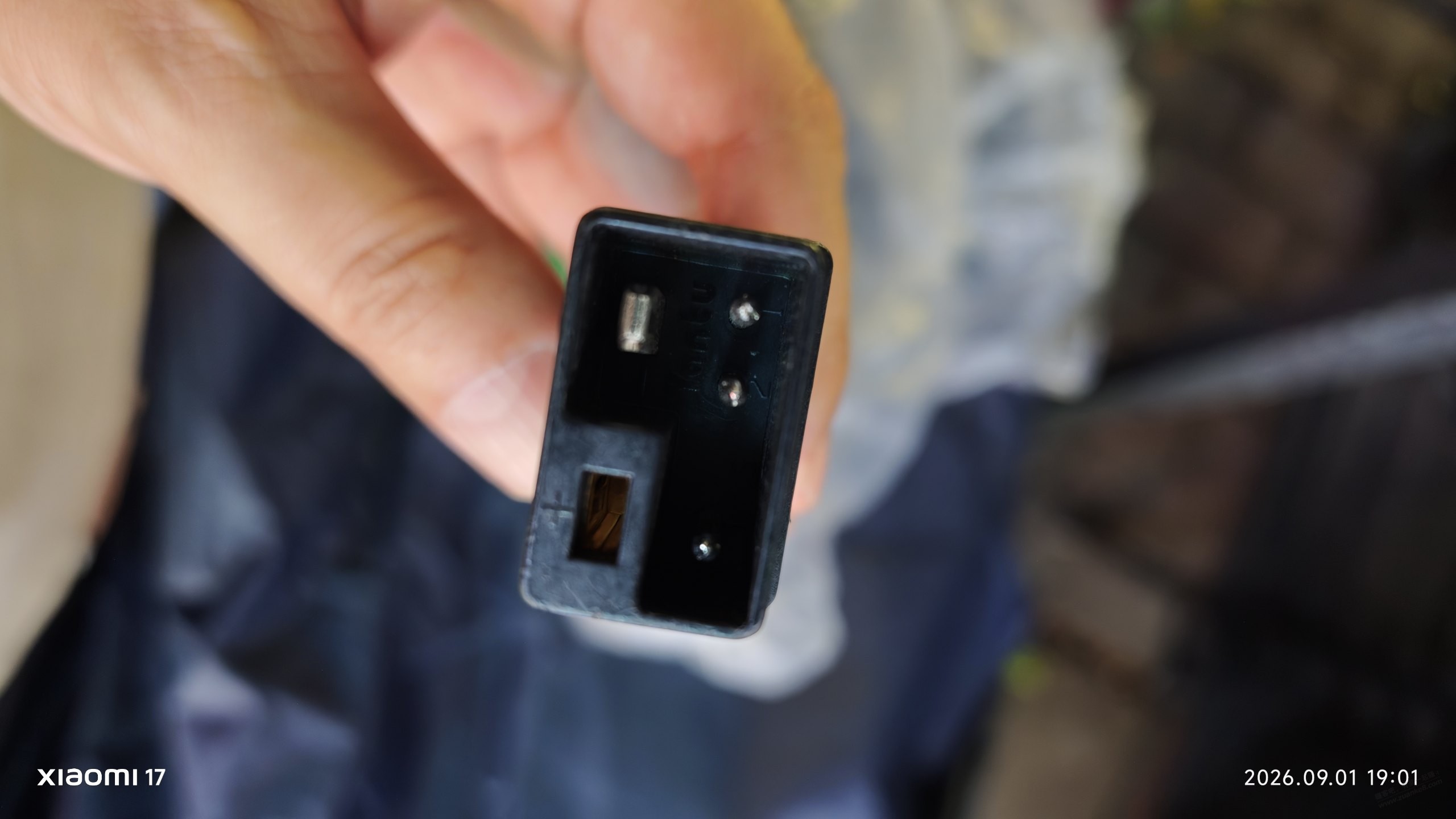 雅迪 De3原装充电器接口类型网上怎么找不到？ - 清风线报
